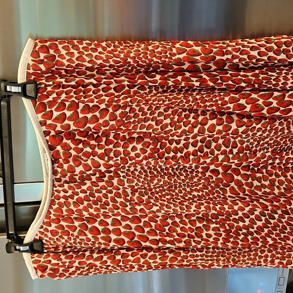 💕J.CREW💕 Gwyneth Pleated Skirt Chiffon ~ Vintage Red Strawberry Print Large - Picture 13 of 16